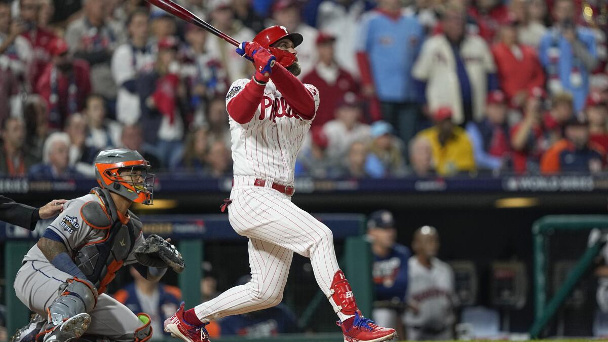 Phillies tie World Series record with 5 homers to win Game 3 vs