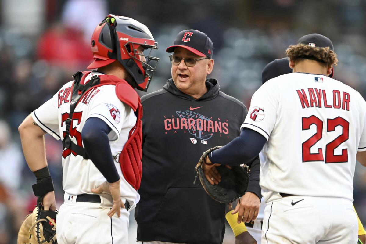 Los Diamondbacks hacen cambios a sus uniformes