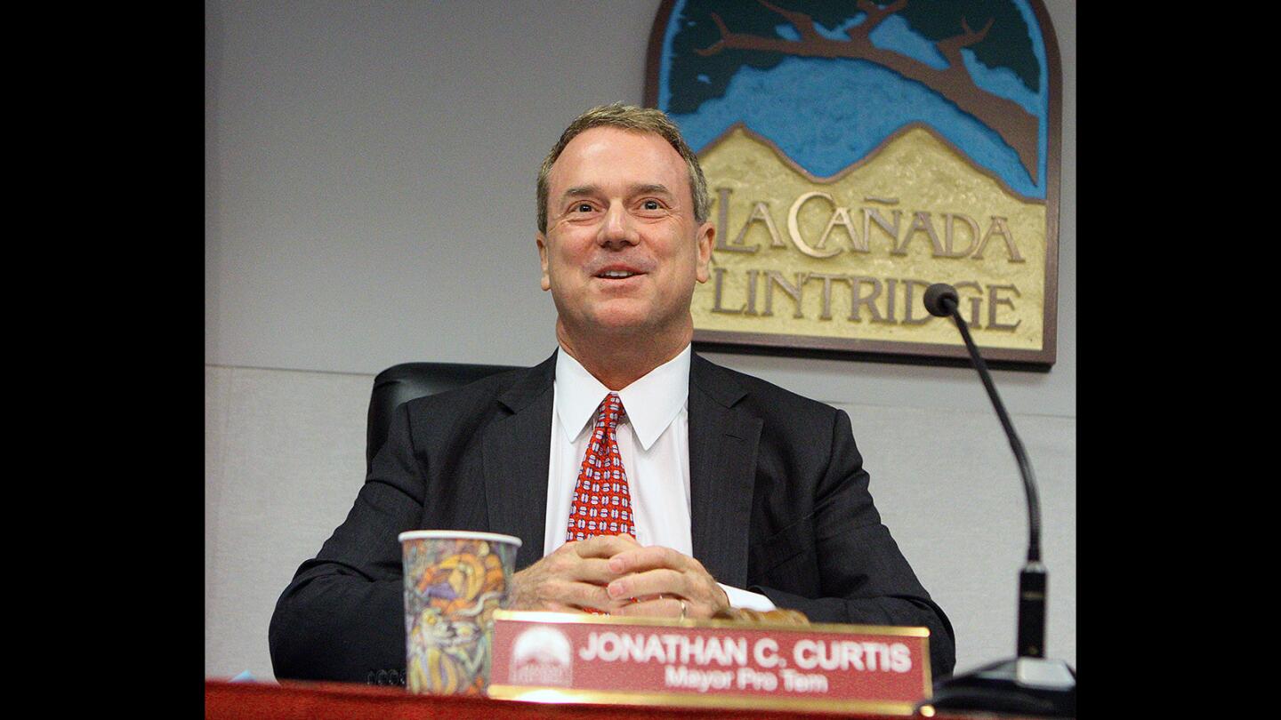 Photo Gallery: La Cañada Flintridge Mayor Dave Spence steps aside for New Mayor Jonathan Curtis