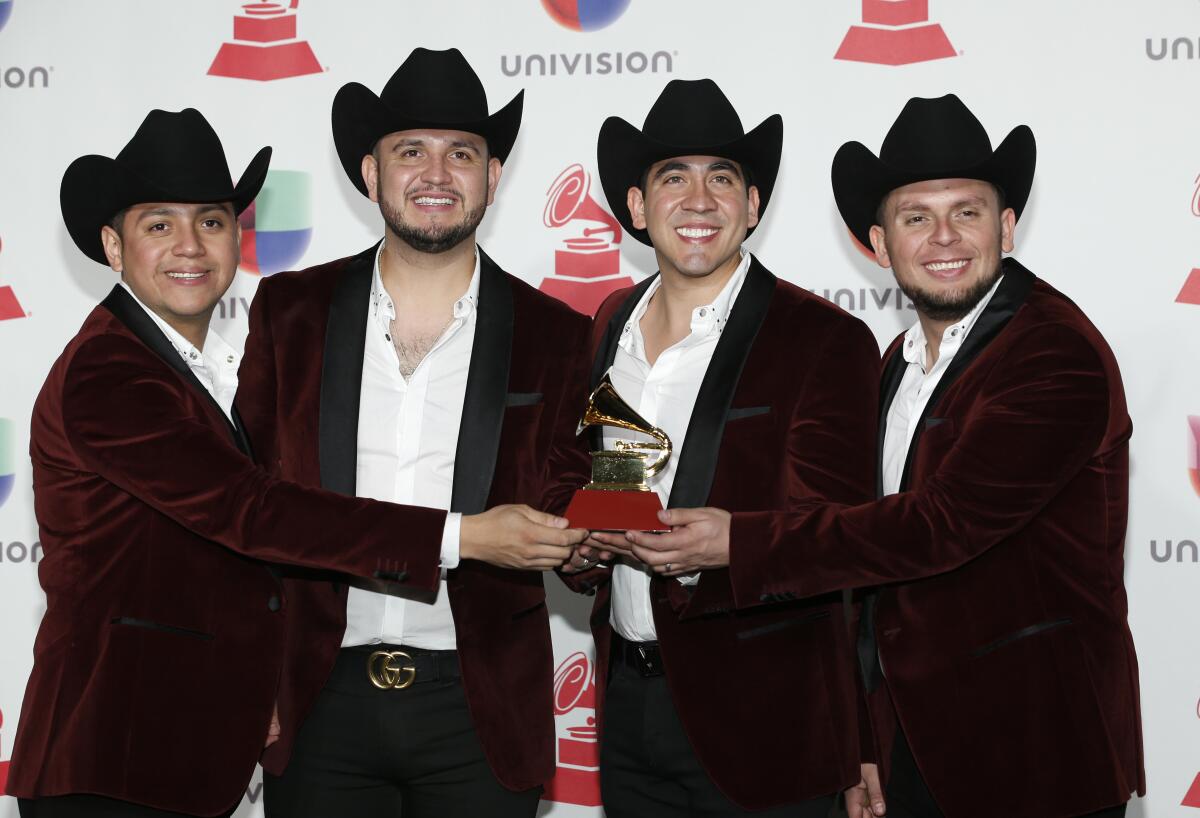 En esta foto Calibre 50