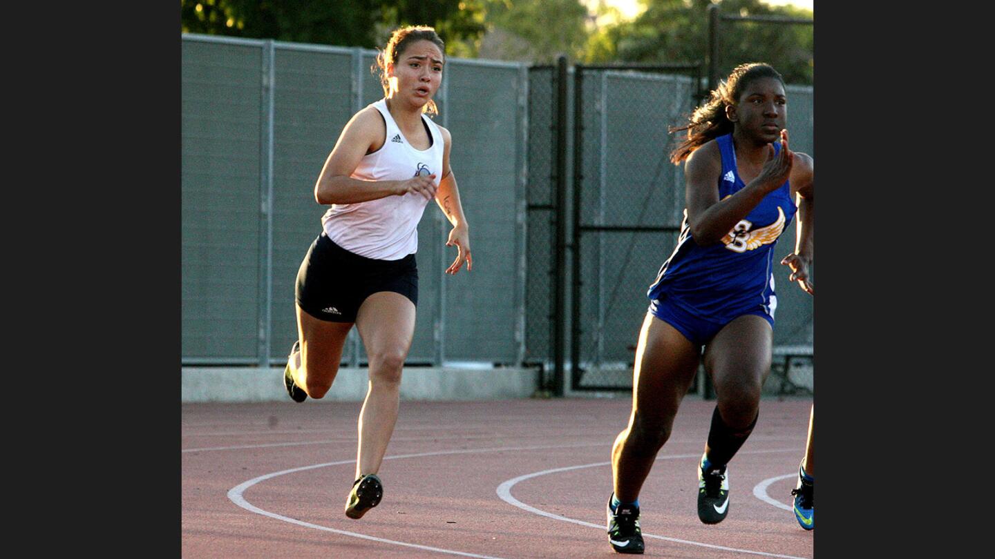 Photo Gallery: Bell-Jeff competes in Santa Fe League track finals