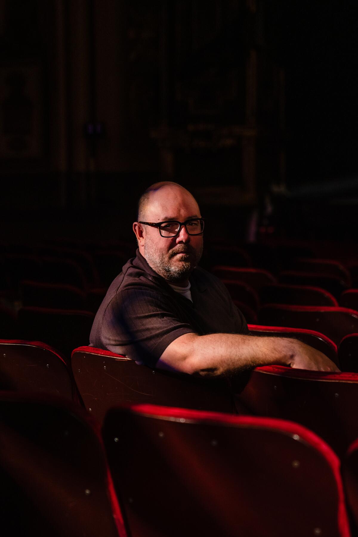 Gerente de produção de O Fantasma da Ópera, Jovon Shuck, no Hollywood Pantages Theatre.