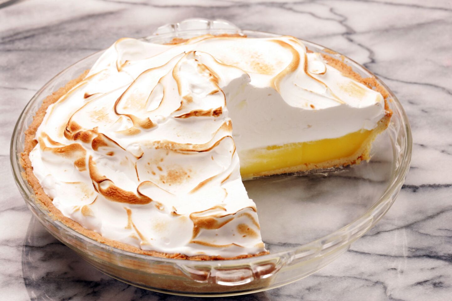 Lemon pie with Italian meringue