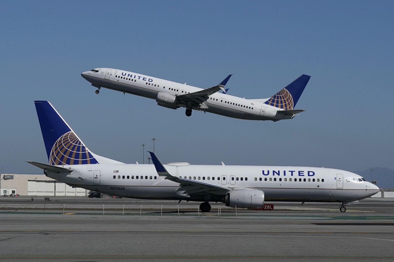 United flight from Hawaii to California nearly plunges into Pacific