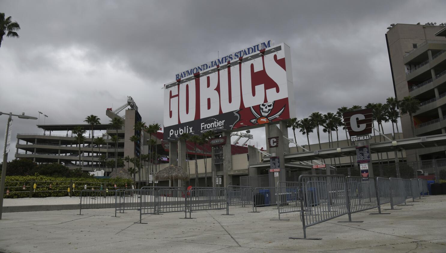 Photo Gallery: Raymond James Stadium Decked Out Ahead of Super Bowl LV - Tampa  Bay Buccaneers, BucsGameday