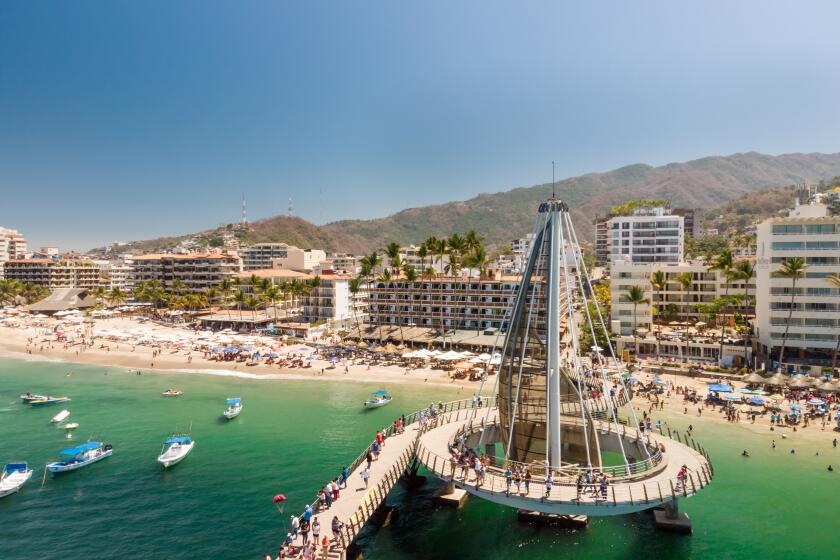 Frente al Malecón de Playa los Muertos en Puerto Vallarta, Jalisco