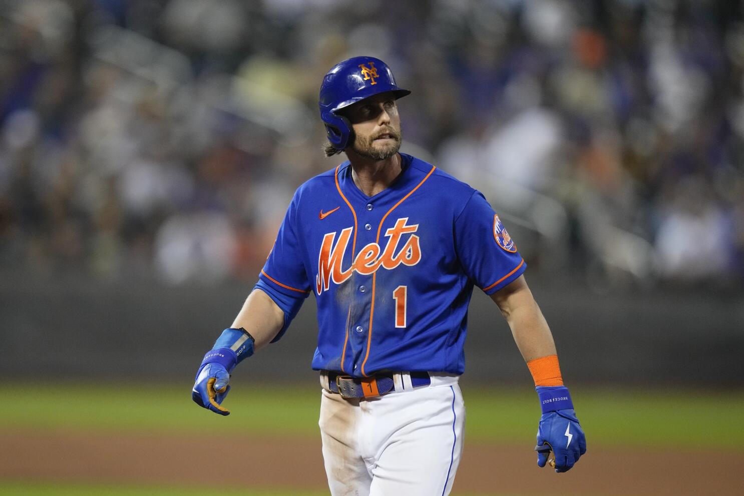 Mets fall season-high 9 games under .500, lose to Brewers 3-2