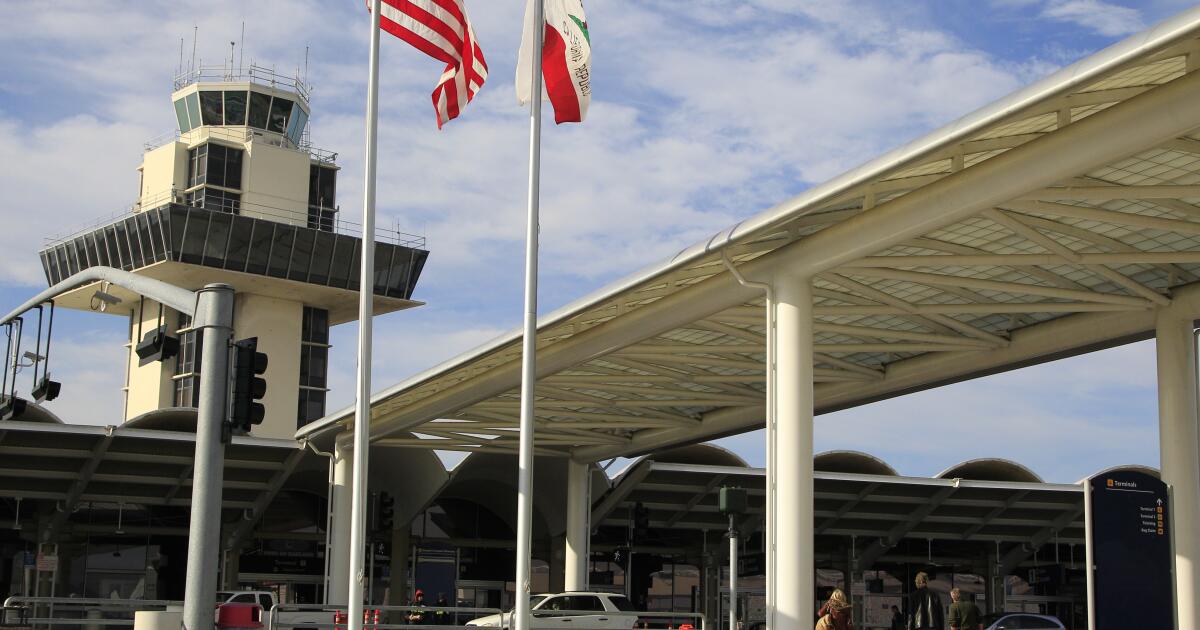 Oakland airport desires so as to add ‘San Francisco Bay’ to its title