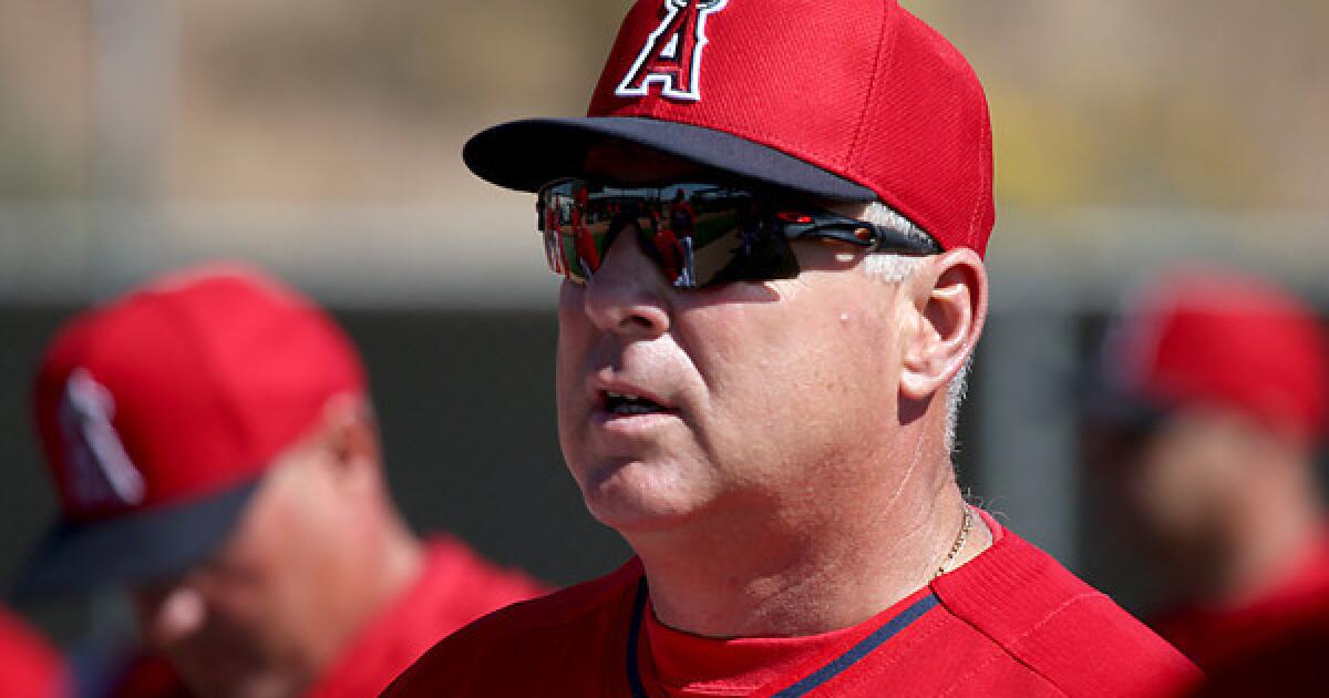 Angels manager Mike Scioscia steps down after 19 years