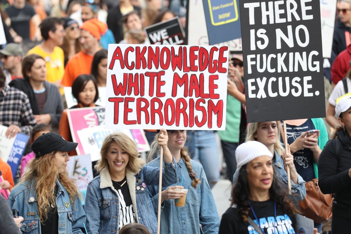 La marcha de Los Ángeles fue parte de las numerosas protestas convocadas en muchas ciudades del país, aunque la mayor se está celebrando en Washington, con la participación de más de medio millón de personas.