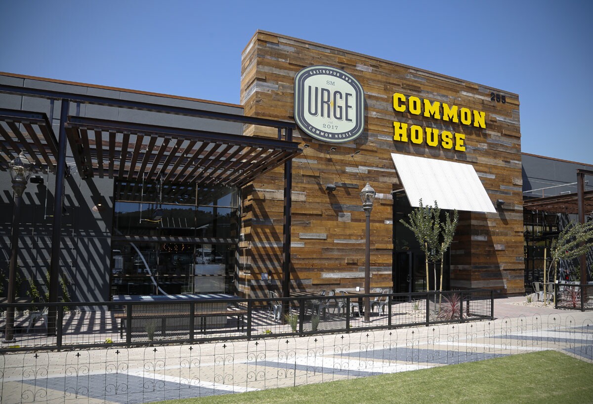 SAN MARCOS, CA: April 12, 2017 | The new Urge Gastropub and Common House features 21,000-square-feet of space which houses a Mason Ale Works brewery, restaurant, three bars, an 8-lane bowling alley and a large patio with bocce ball courts, and oversize table games. | Photo by Howard Lipin/San Diego Union-Tribune/Mandatory Credit: HOWARD LIPIN SAN DIEGO UNION-TRIBUNE/ZUMA PRESS