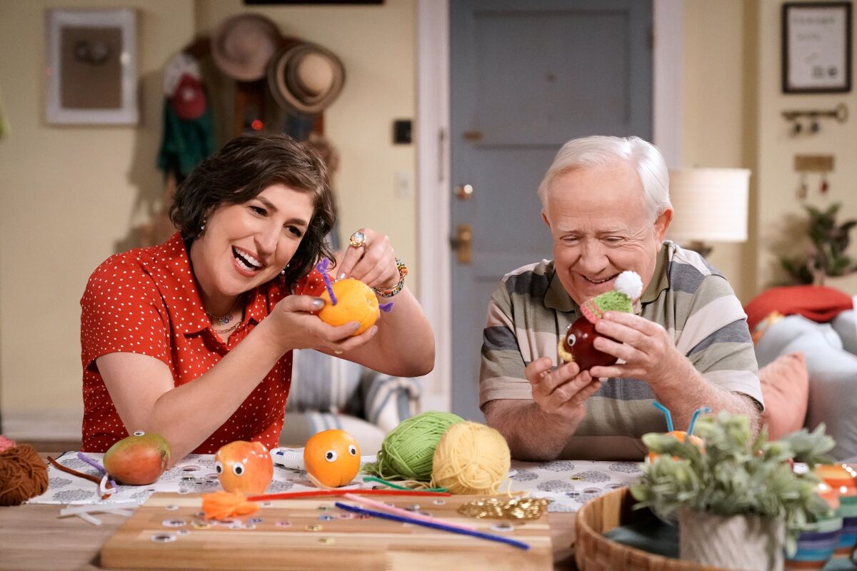 Leslie Jordan Will Get A Loving Goodbye On Call Me Kat Los Angeles Times Leslie Jordan Will Get A Loving Goodbye On Call Me Kat Los Angeles Times