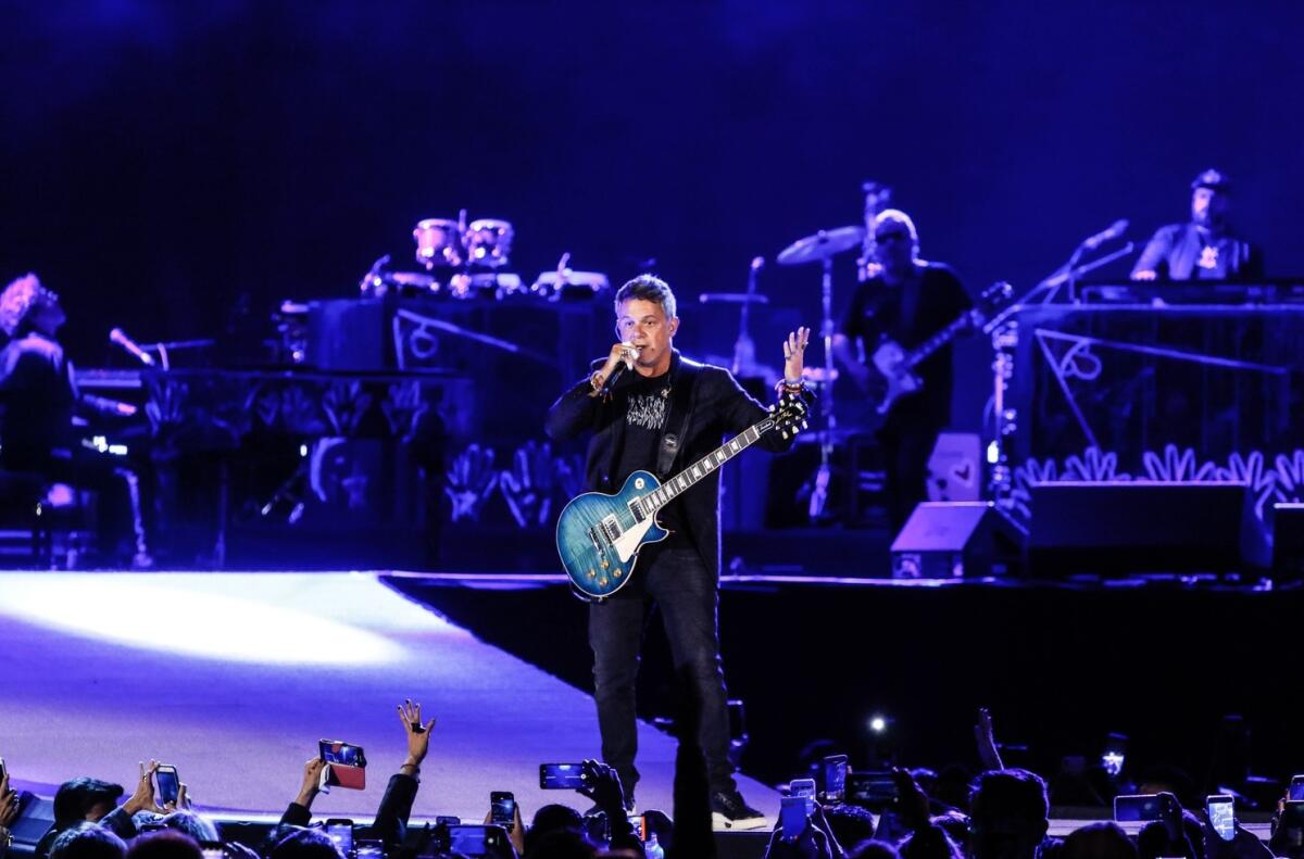 El cantautor Alejandro Sanz durante un concierto reciente.