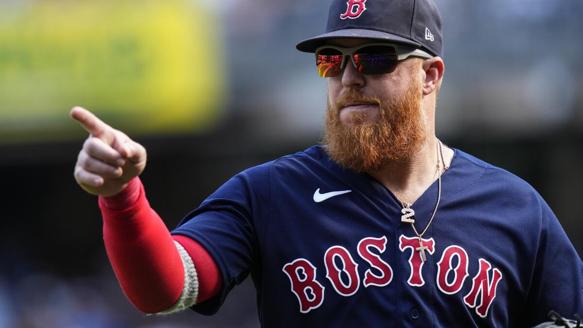 Justin Turner 'extremely happy' with Red Sox, but has 'no idea