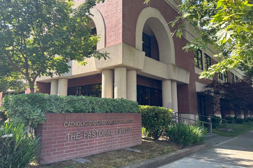 En esta imagen, vista de las oficinas de la diócesis católica de Sacramento, en Sacramento, California, el 5 de junio de 2023. (AP Foto/Tran Nguyen)