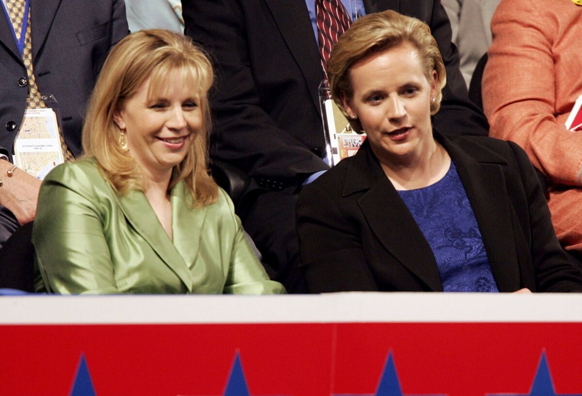 Liz Cheney, left, and her sister Mary at the Republican National Convention in New York in September 2004.