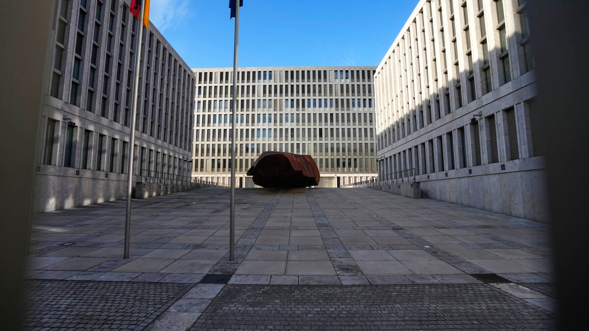 Qué saber sobre las acusaciones de espionaje contra el exdirector de inteligencia de Alemania