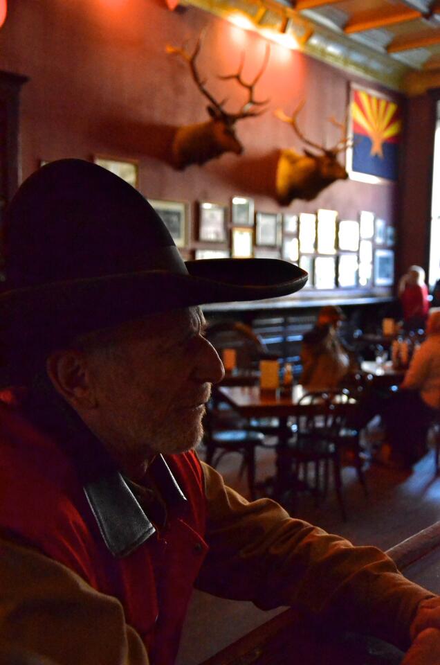 Arizona: Old bar, black hat