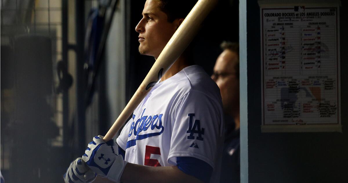 As Corey Seager steps into Dodgers SS role, Jimmy Rollins becomes
