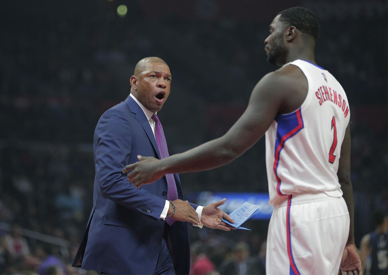 Clippers Coach Doc Rivers makes his point to forward Lance Stephenson after Stephenson missed a defensive assignment against the Grizzlies.