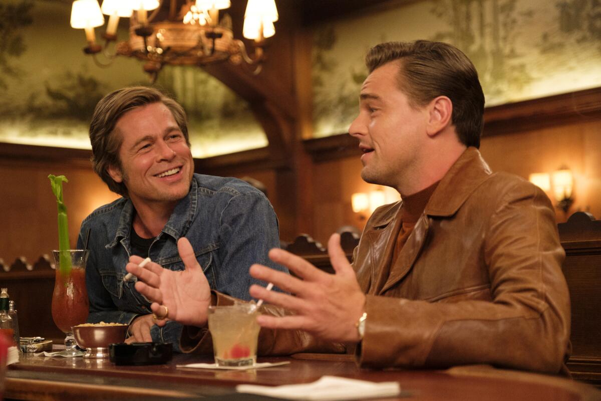 Una escena de “Once Upon a Time in Hollywod”, la nueva película de Quentin Tarantino que es protagonizada por Leonardo DiCaprio y Brad Pitt.