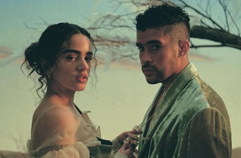 Bad Bunny Y Rosalia Cantando En Espanol En Saturday Night Live Los Angeles Times