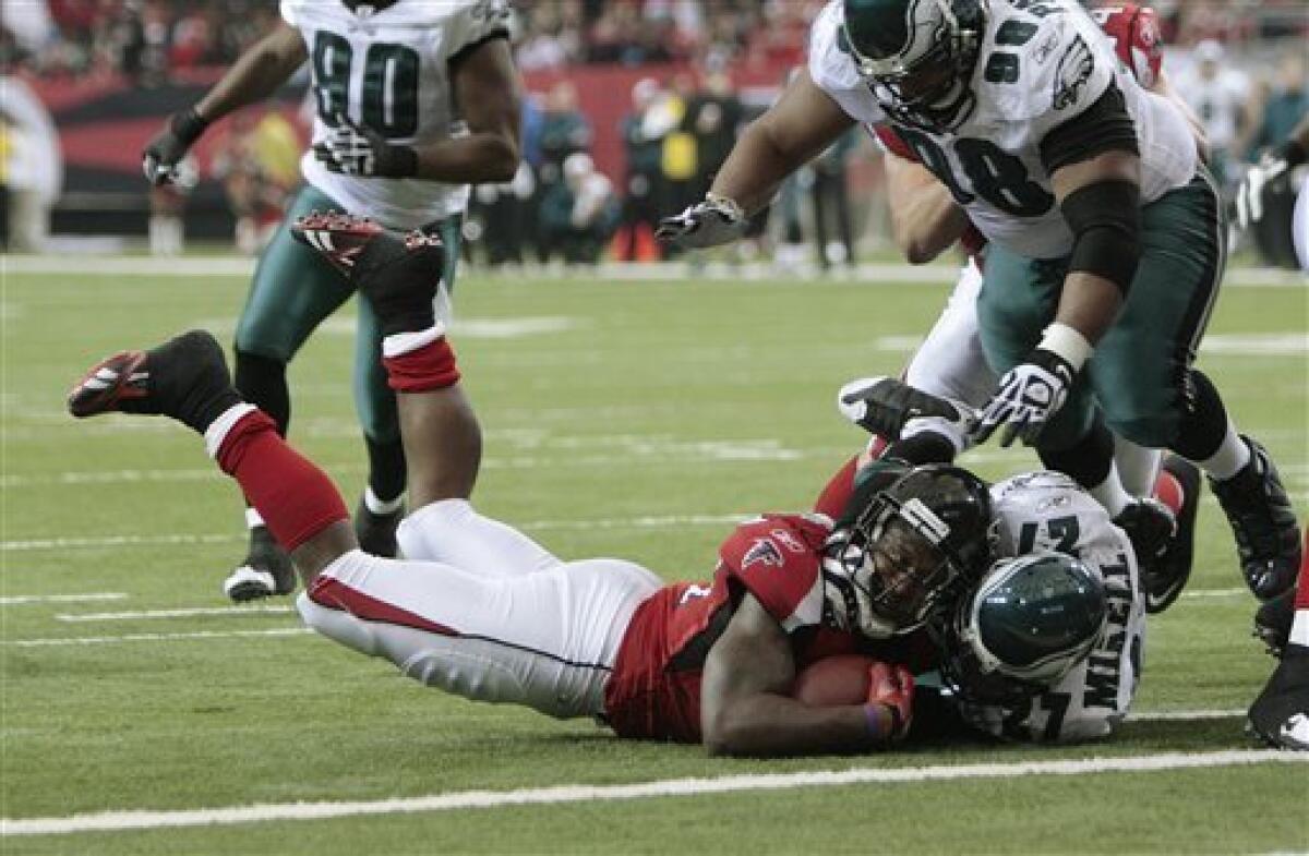 Falcons welcome back Michael Vick, and expect more of this (podcast added)