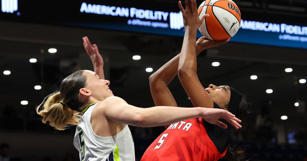 La WNBA interdit les publicités montrant Reese et Bueckers pariant sur un match