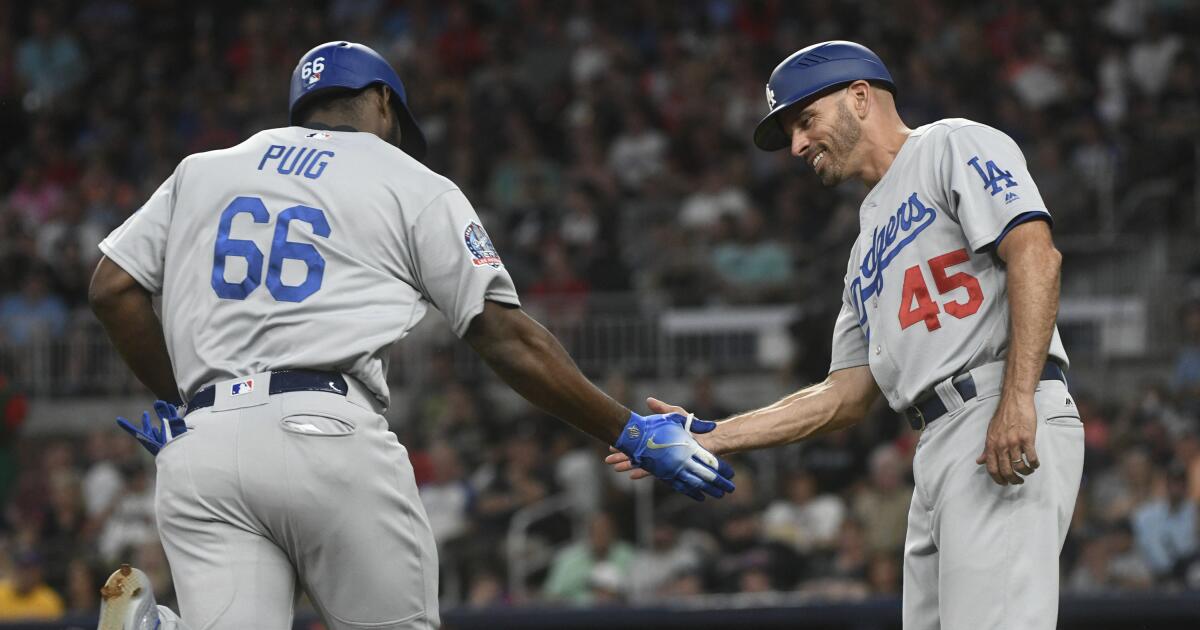 Chris Woodward ilk temel antrenör olarak Dodgers kadrosuna yeniden katıldı