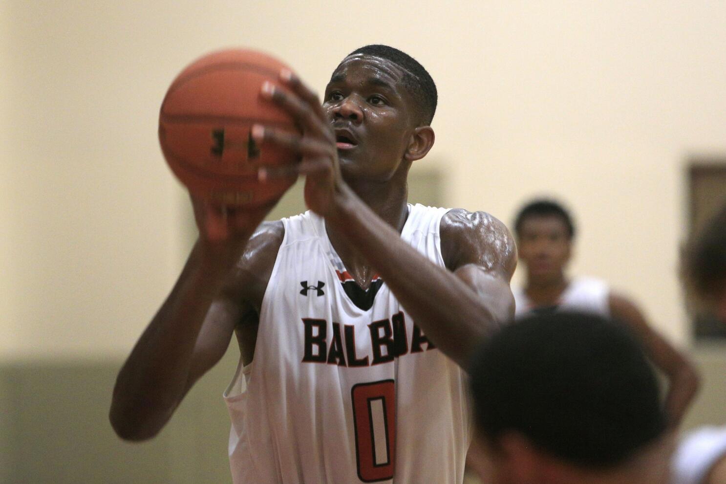 DeAndre Ayton is the best basketball prospect on Earth. Only one school is  recruiting him 