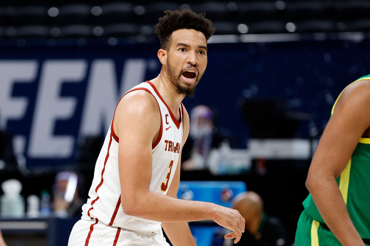 USC's Isaiah Mobley reacts to a call.