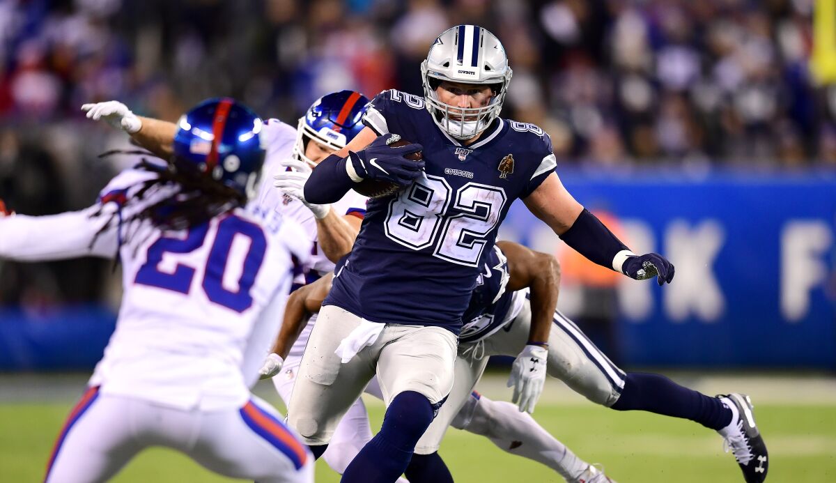 Dallas Cowboys tight end Jason Witten runs the ball during a win over the New York Giants on Nov. 4.