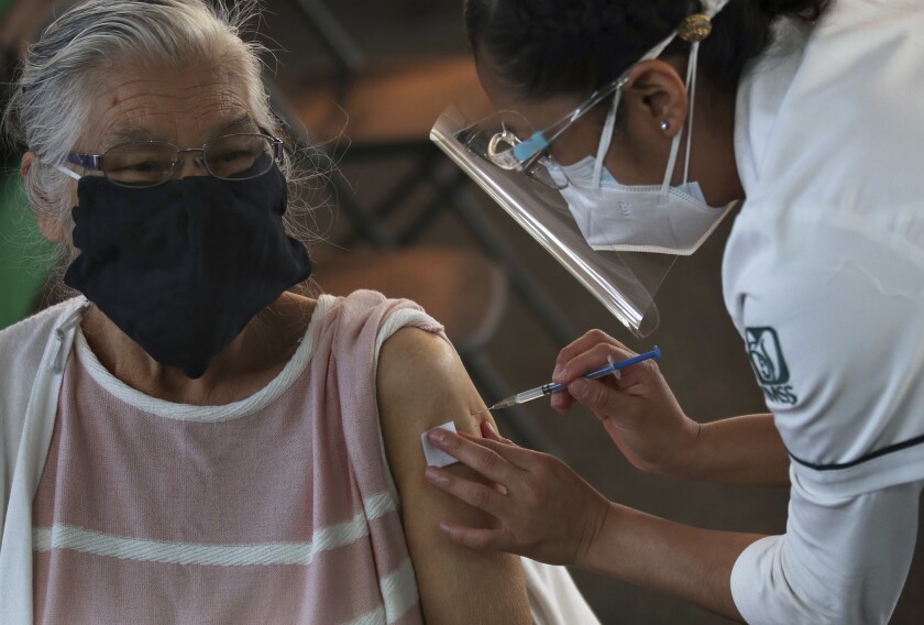 Inicia Vacunacion Contra Covid 19 Para Adultos Mayores De 60 Anos En Tijuana San Diego Union Tribune En Espanol