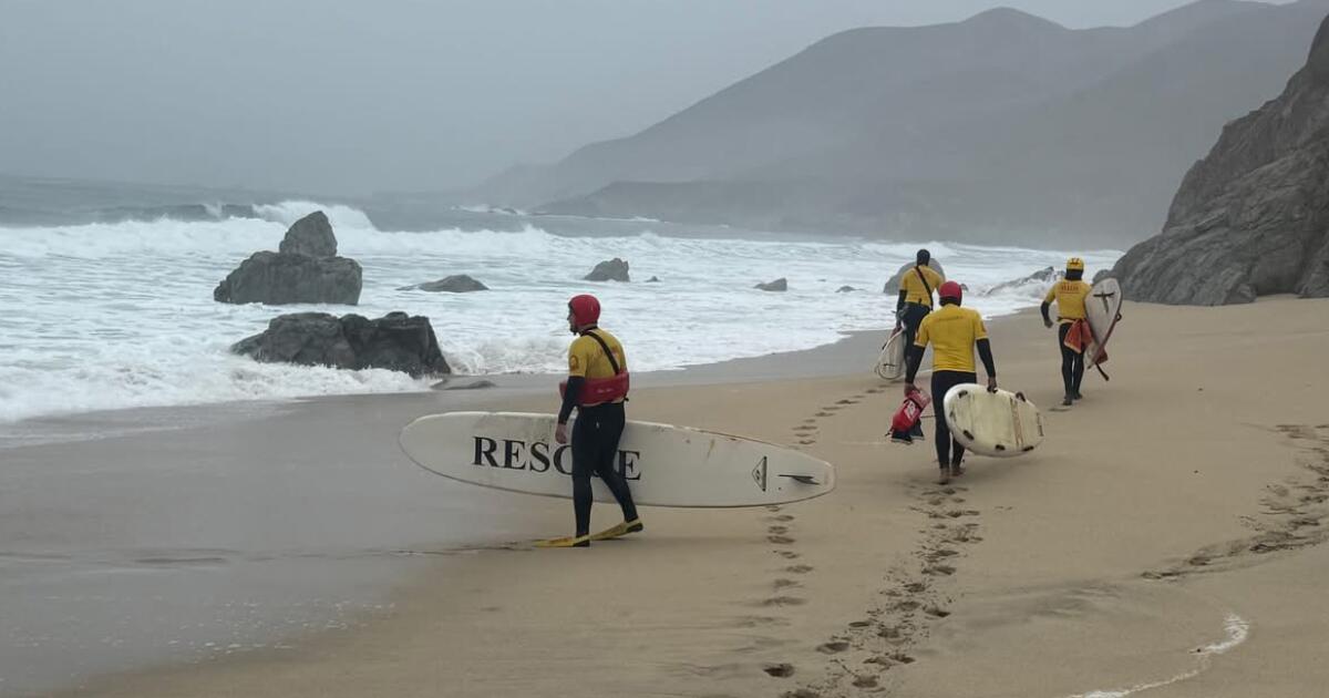 High waves sweep three people off a Big Sur beach, the second such incident in a week High waves sweep three people off a Big Sur beach, the second such incident in a week