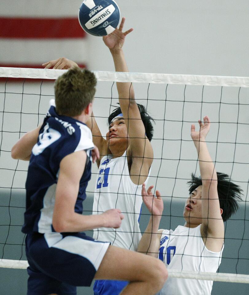 Photo Gallery: Crescenta Valley vs. Burbank in Pacific League boys’ volleyball