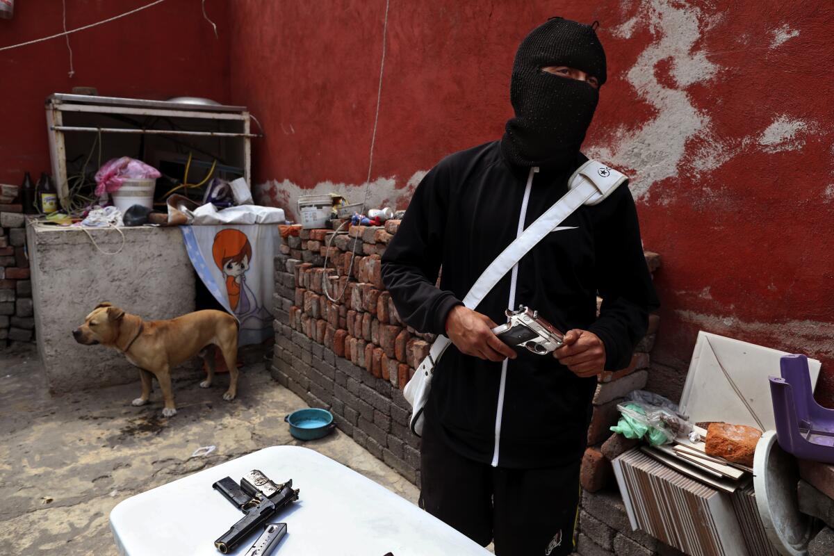 Un traficante de armas en la Ciudad de México en 2019. 