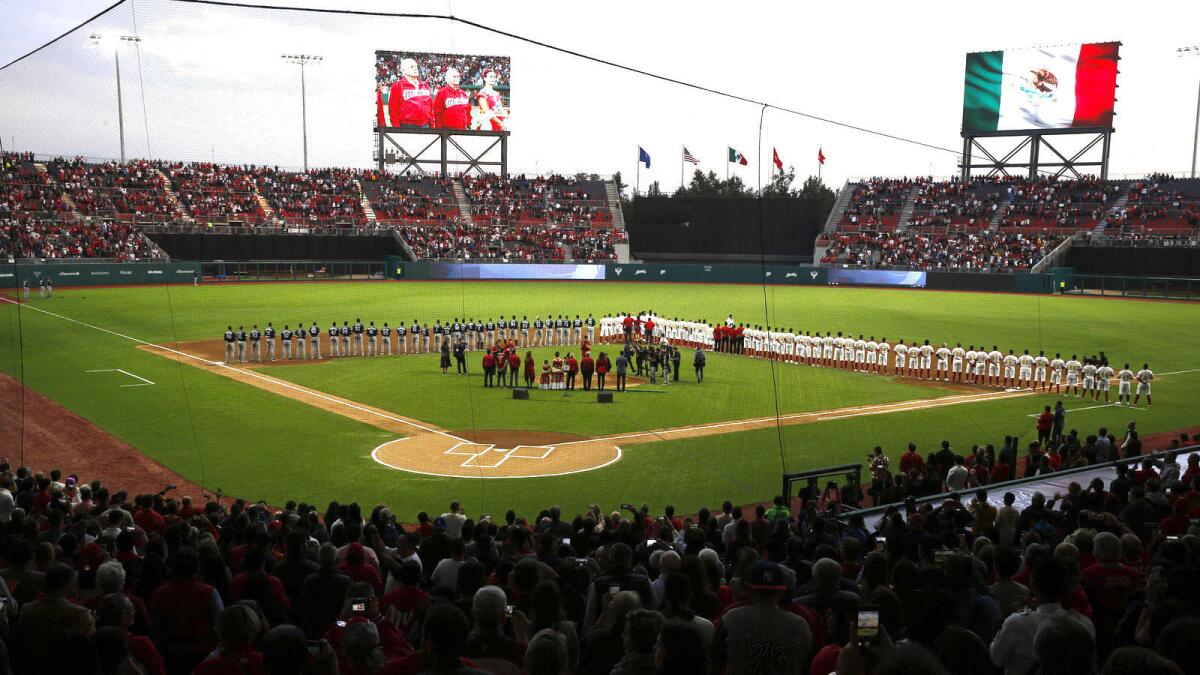 Vista de la ceremonia de inauguración del estadio Alfredo Harp Helú, sede del equipo Diablos Rojos del México, en Ciudad de México.