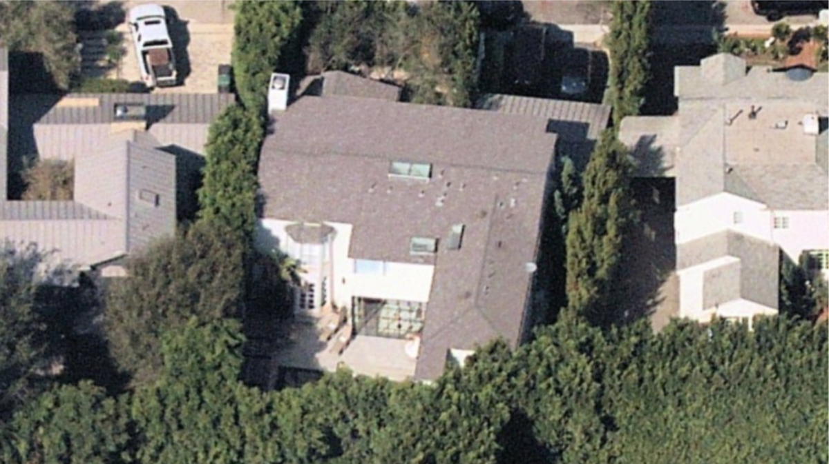 Home placed on the market by Justin Bieber viewed from above
