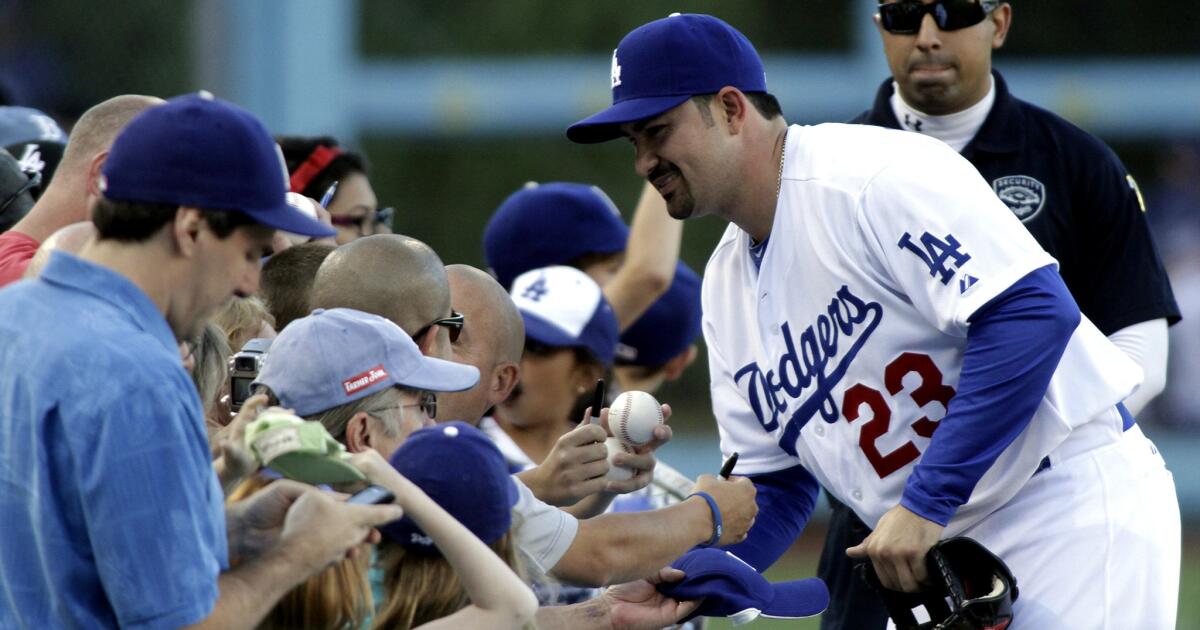 Adrian Gonzalez rejoins Dodgers after return from Italy - Los