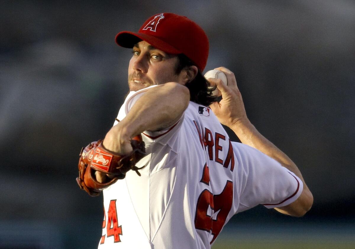 Former Angels starting pitcher Dan Haren has agreed to a one-year contract with the Dodgers.