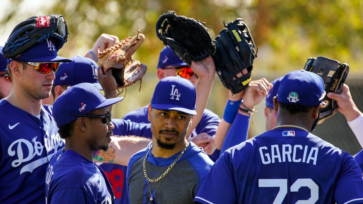 Mookie Betts takes over as Dodgers' new spiritual leader - Los