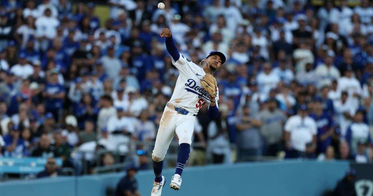 Dodgers capitalize on their chances to beat Brewers and take 3-0 NLCS lead