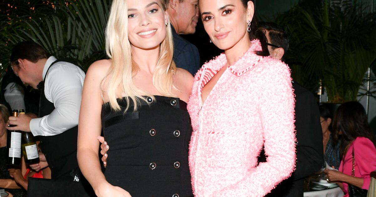 Oscars 2020: Margot Robbie attends the Chanel, Charles Finch dinner ...