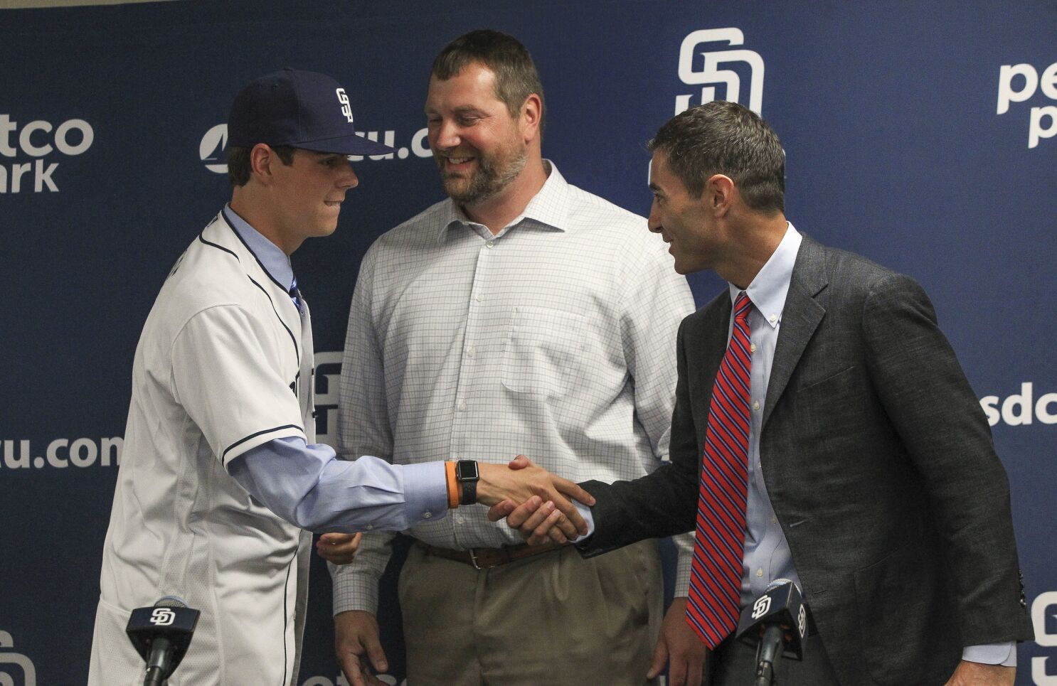 Padres working fast on 2019 draft class signings