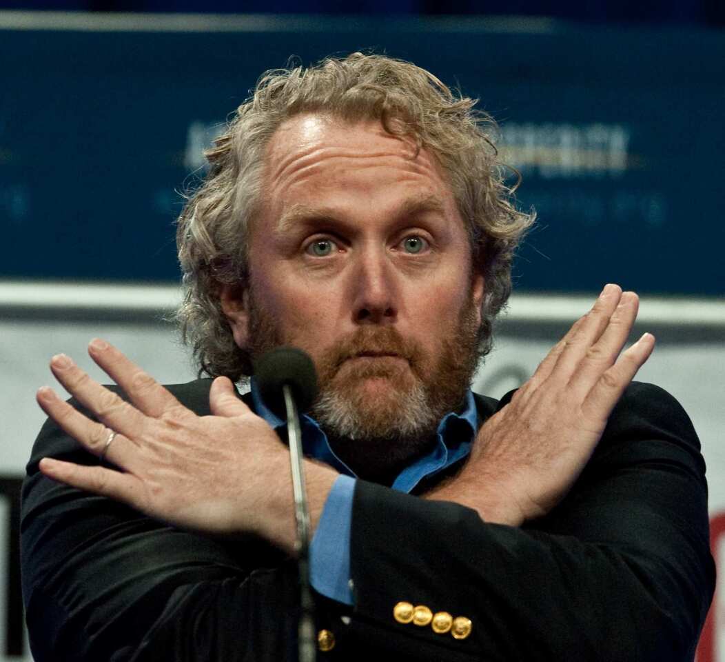 The blogosphere was in shock on Thursday as news spread that conservative commentator Andrew Breitbart had died. Breitbart, who exposed scandals like Bill Cllinton's Monica Lewinsky affair and Anthony Weiner's sexually suggestive Twitter pictures, collapsed and died outside his home in Brentwood.The author contributed to websites like the Drudge Report and the Huffington Post in addition to his own blogs like BigGovernment.com and Breitbart.com. Related: Photos: Andrew Breitbart - 10 key media moments
