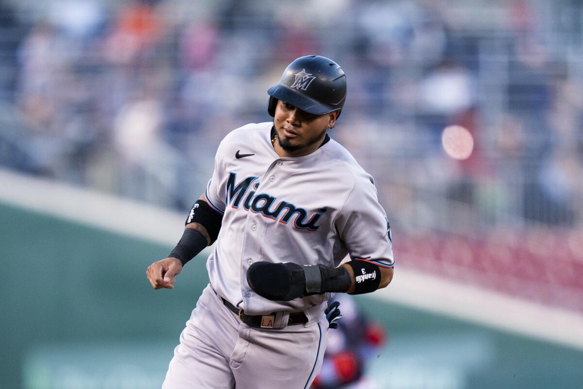 MLB Miami Marlins (Jazz Chisholm Jr.) Playera para hombre.