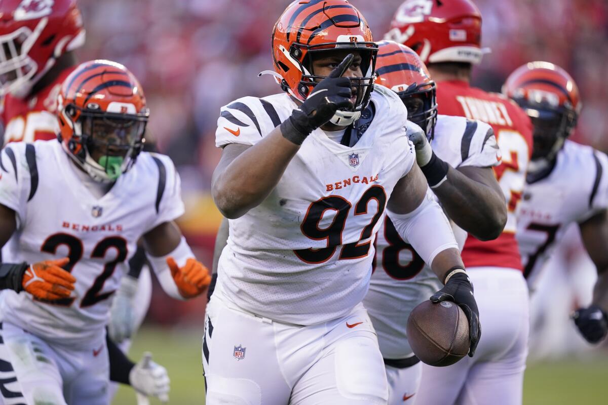 Bengals sign DT B.J. Hill to 3-year, $30 million deal - The San Diego  Union-Tribune