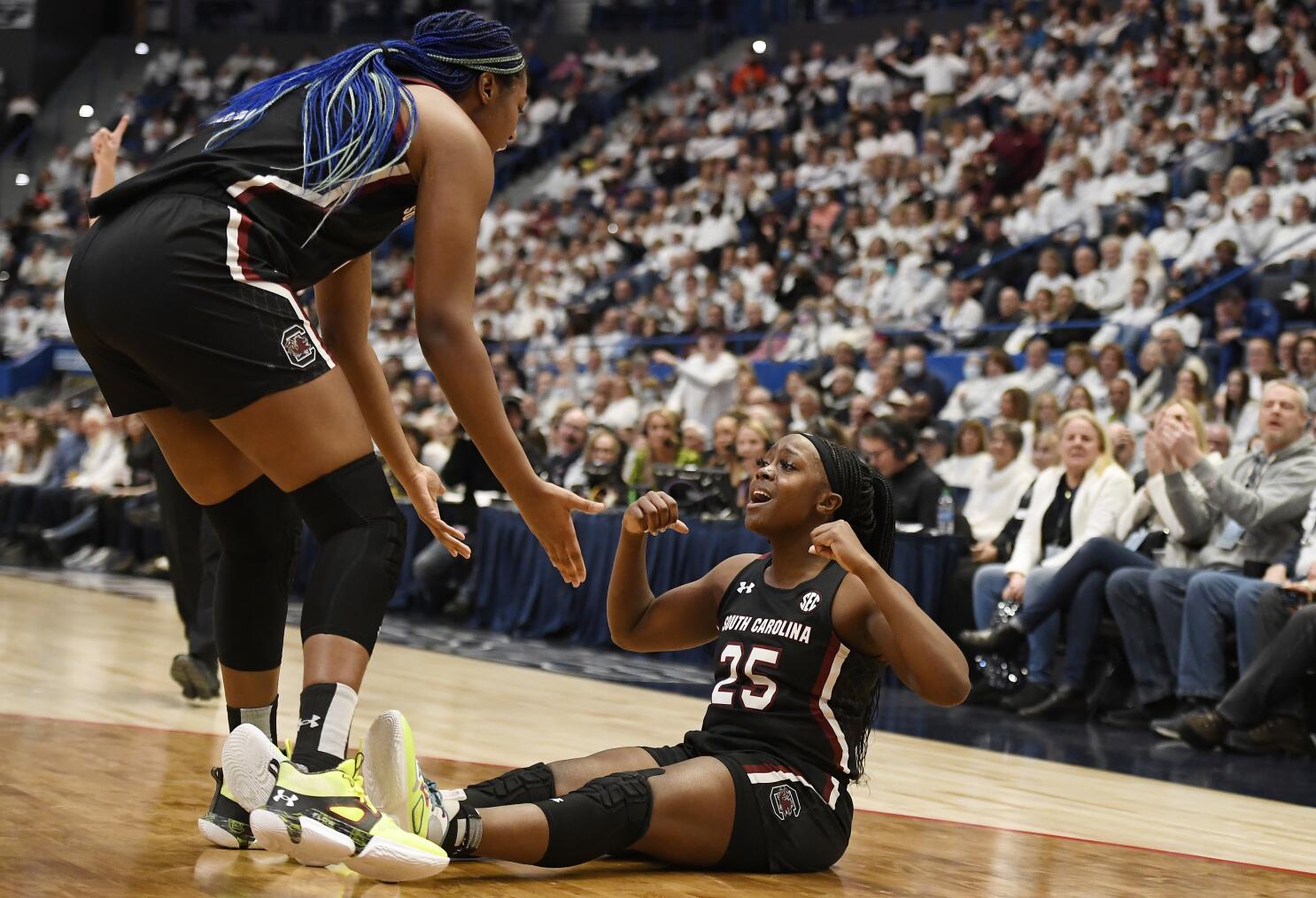 No. 1 South Carolina tops fifth-ranked UConn 81-77 - The San Diego  Union-Tribune