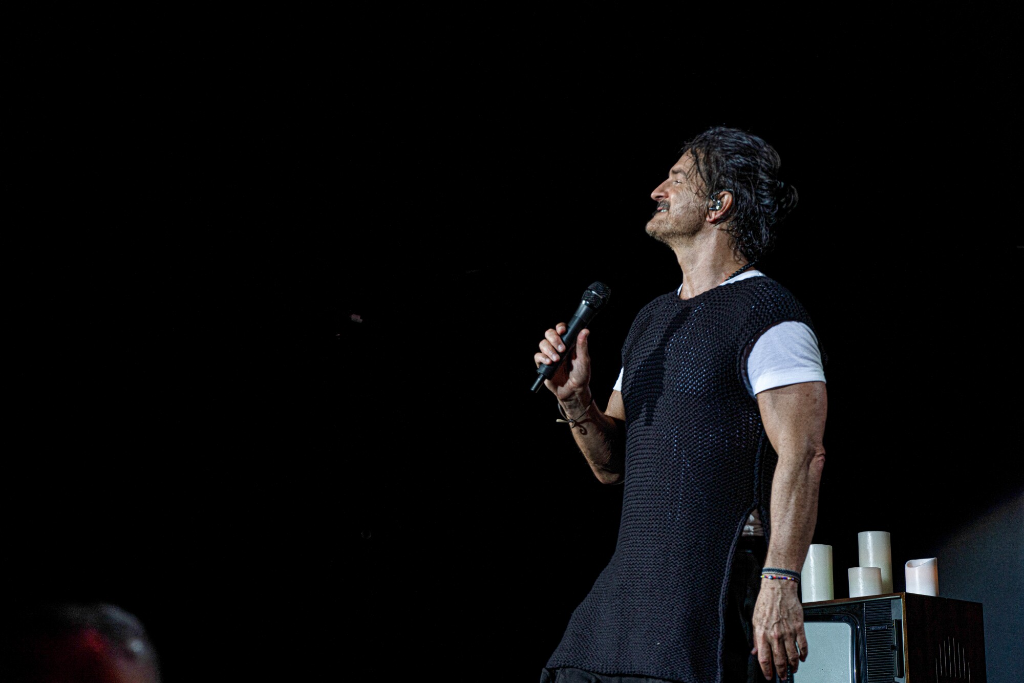Arjona llevará su gira "Blanco y Negro" a las importantes ciudades