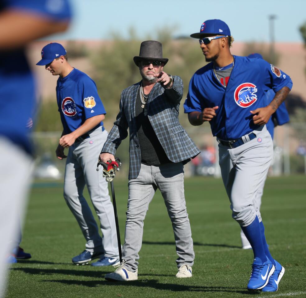 ct-cubs-arrive-at-spring-training-photos-013